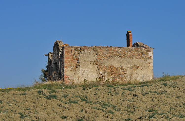 Ruderi in terra di Siena